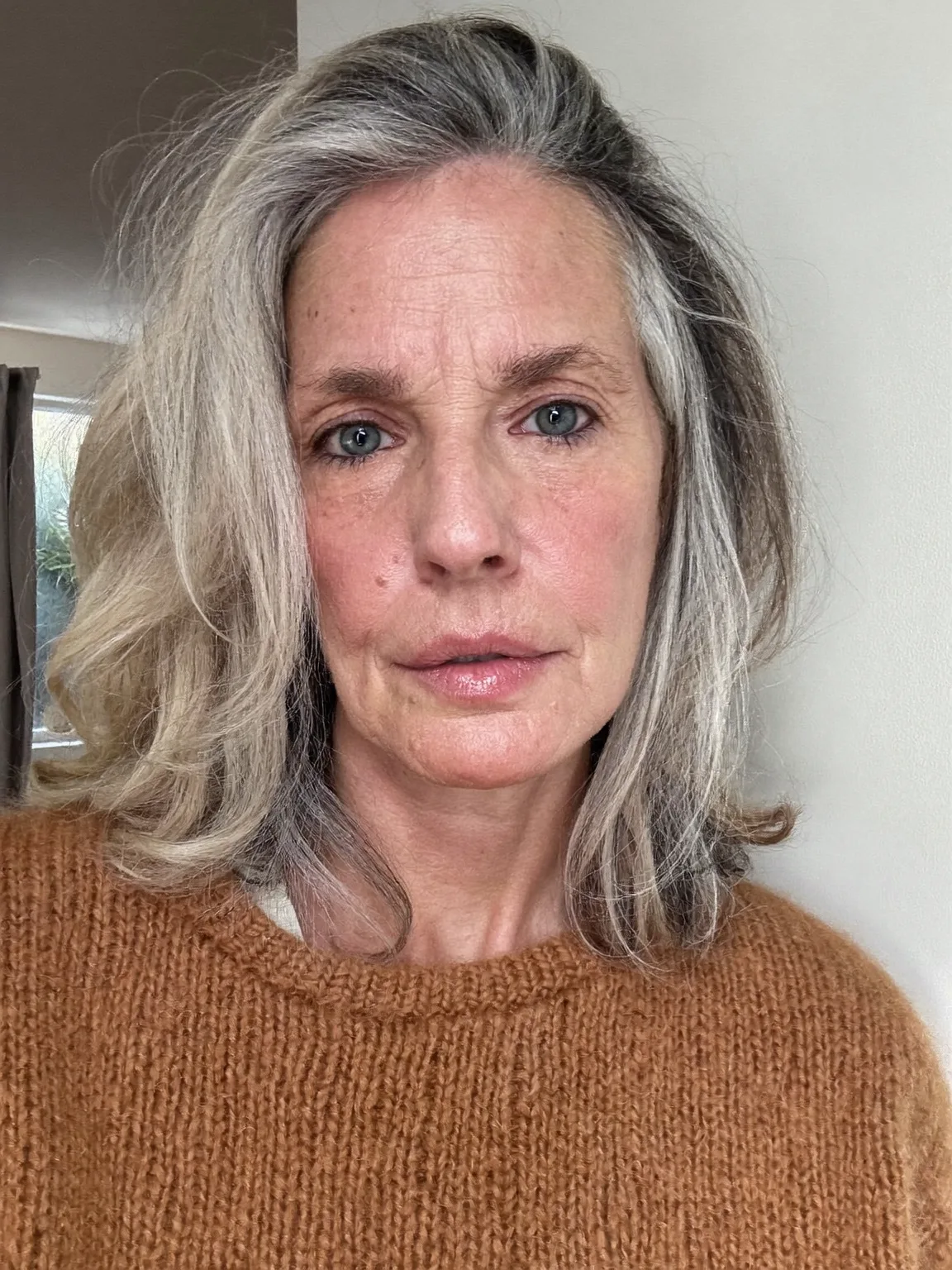 Medium Wavy Silver Grey Layered Bob with Natural Lowlights